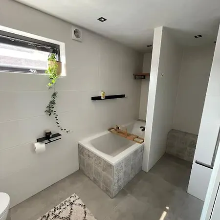 Vrijstaande Woning Aan Het Water Βίλα *