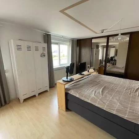 Vrijstaande Woning Aan Het Water Lisserbroek